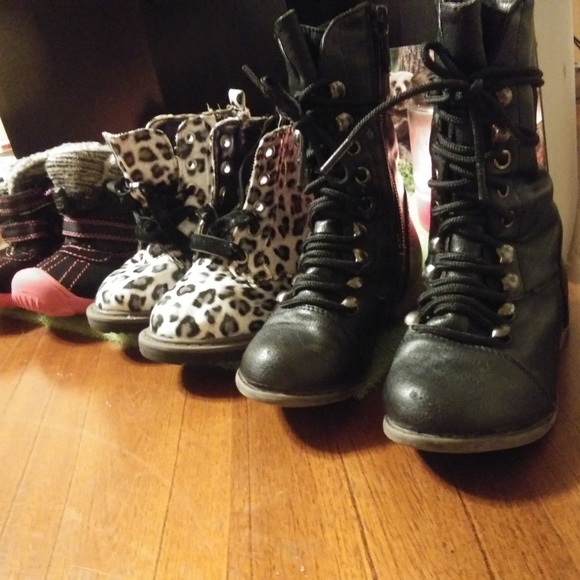 Black lace up knew high toddler boots - Picture 5 of 7